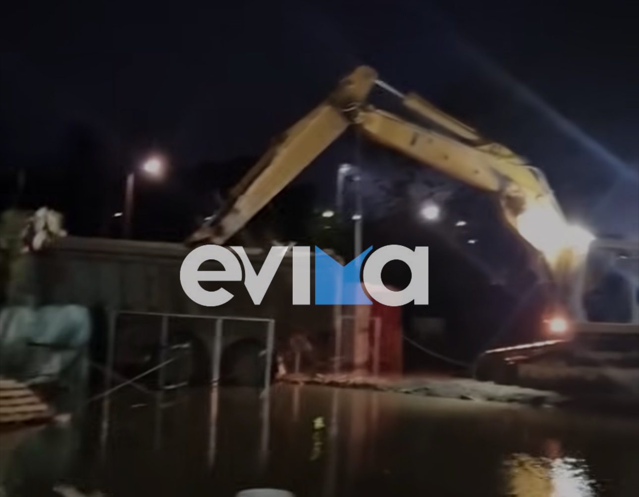 Χωρίς νερό η μισή Χαλκίδα: Ολονύχτια μάχη για την αποκαθ