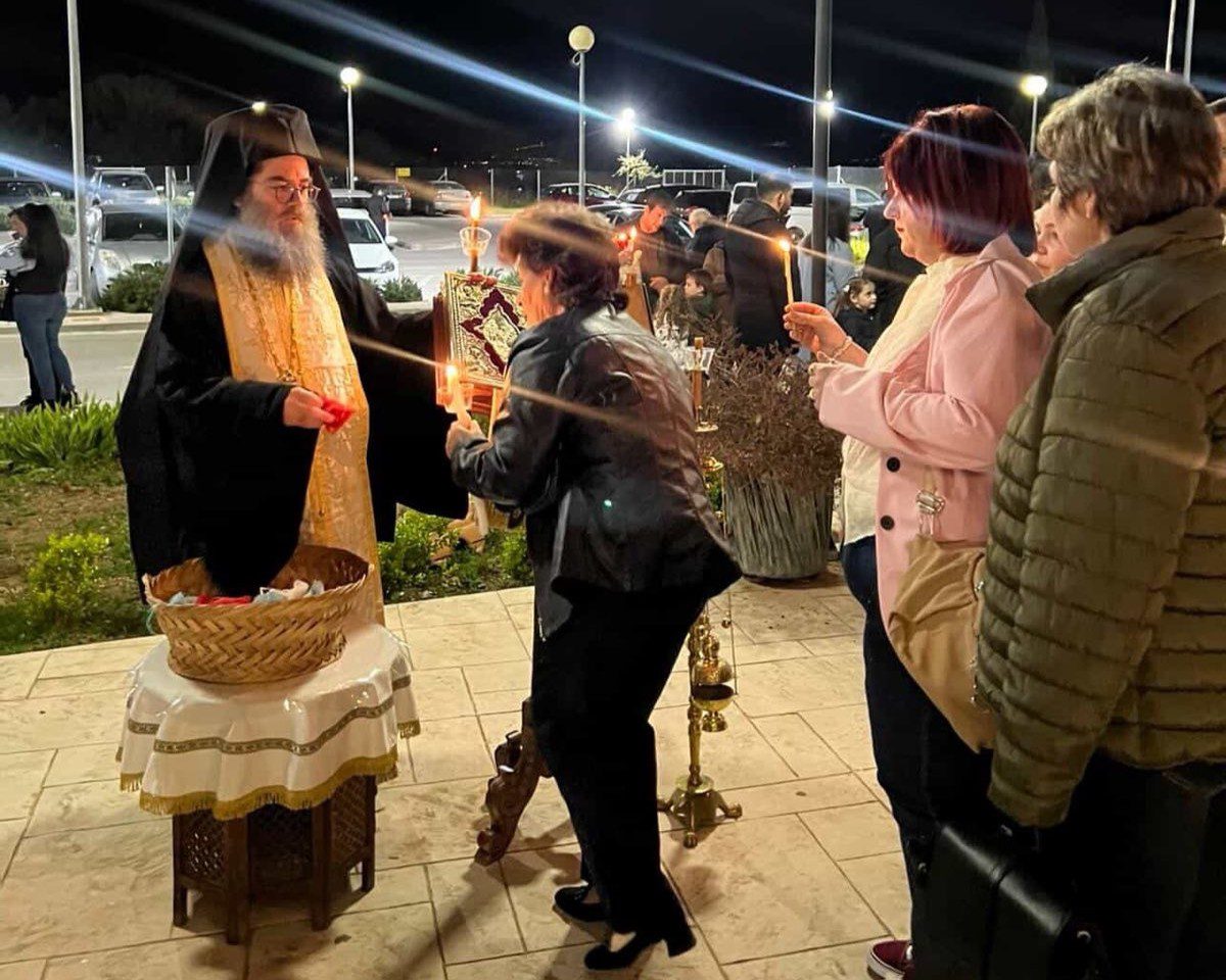 Ανάσταση στο Νοσοκομείο Χαλκίδας – Τι μοίρασε ο ιερέας