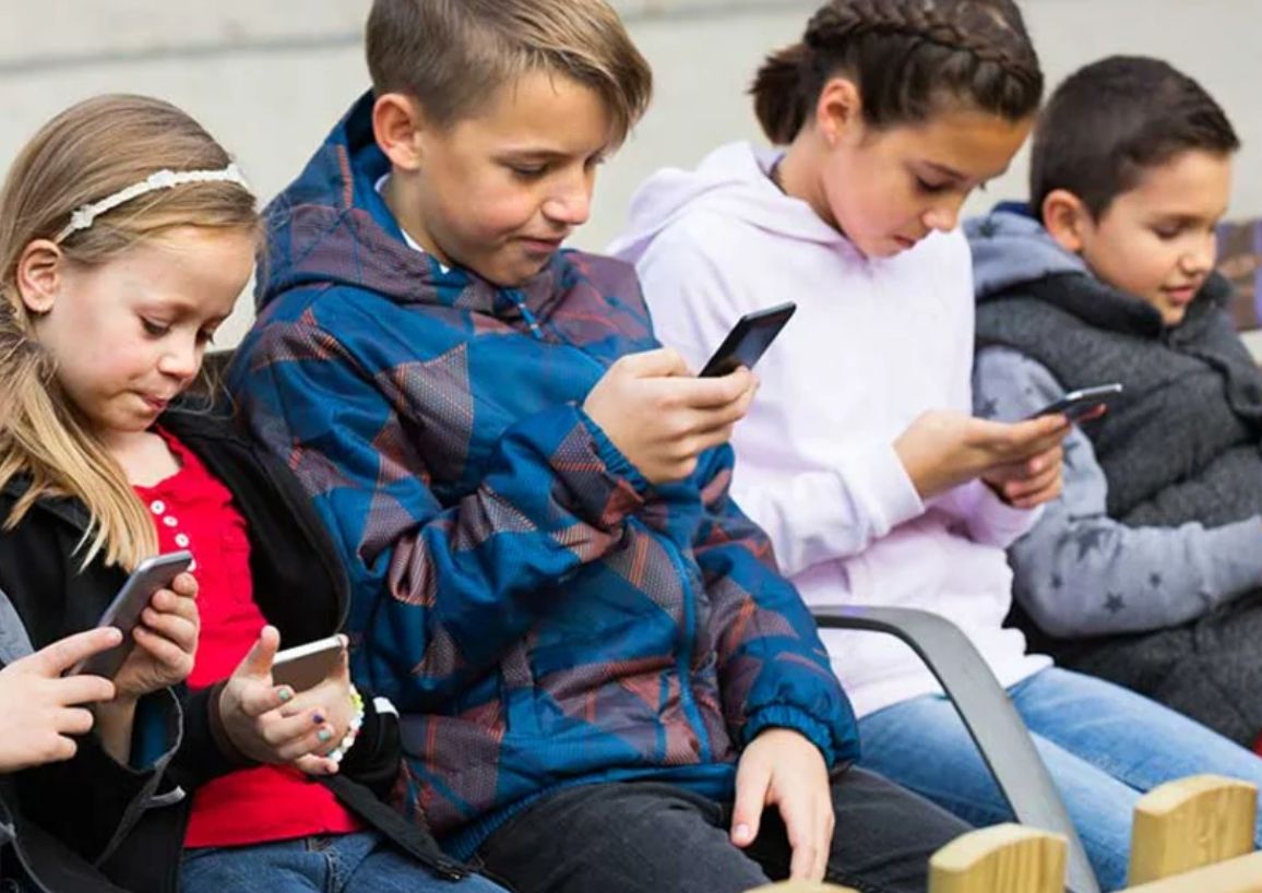 Ποια είναι η μικρή πόλη της Ευρώπης που λέει «όχι» στα κινητά για παιδιά