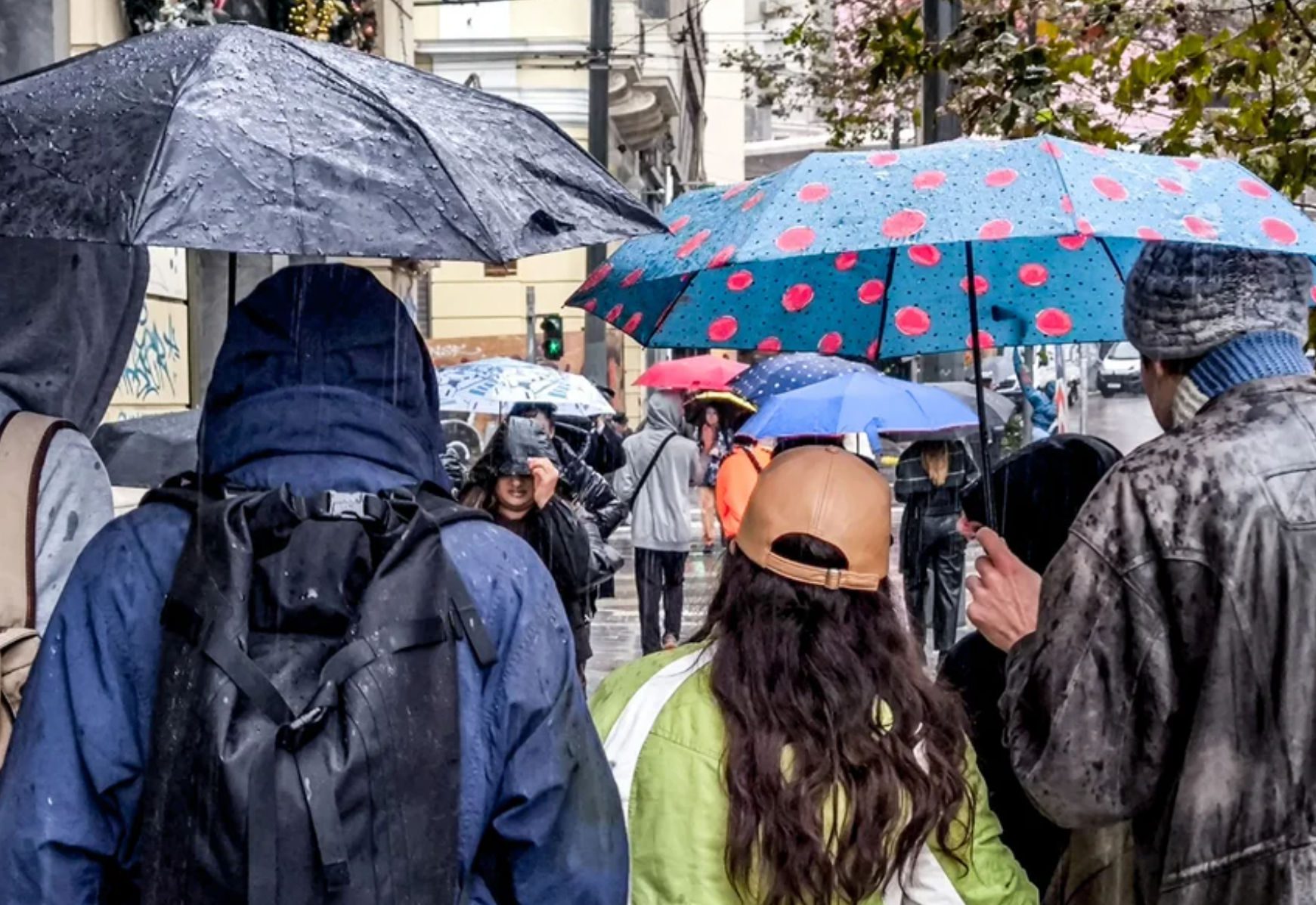 Κακοκαιρία Erminio: Ήχησε το 112 στην Αττική – Ποιες ώρες οι πολίτες πρέπει να περιορίσουν τις μετακινήσεις