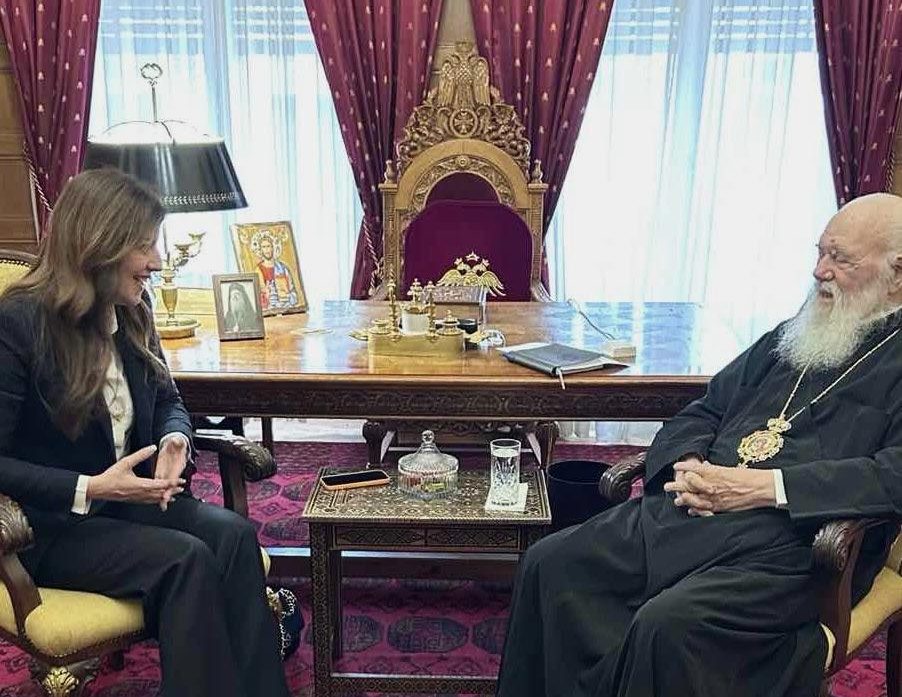Συνάντηση Καραμπατσώλη με τον Αρχιεπίσκοπο Ιερώνυμο σε κλίμα κατάνυξης