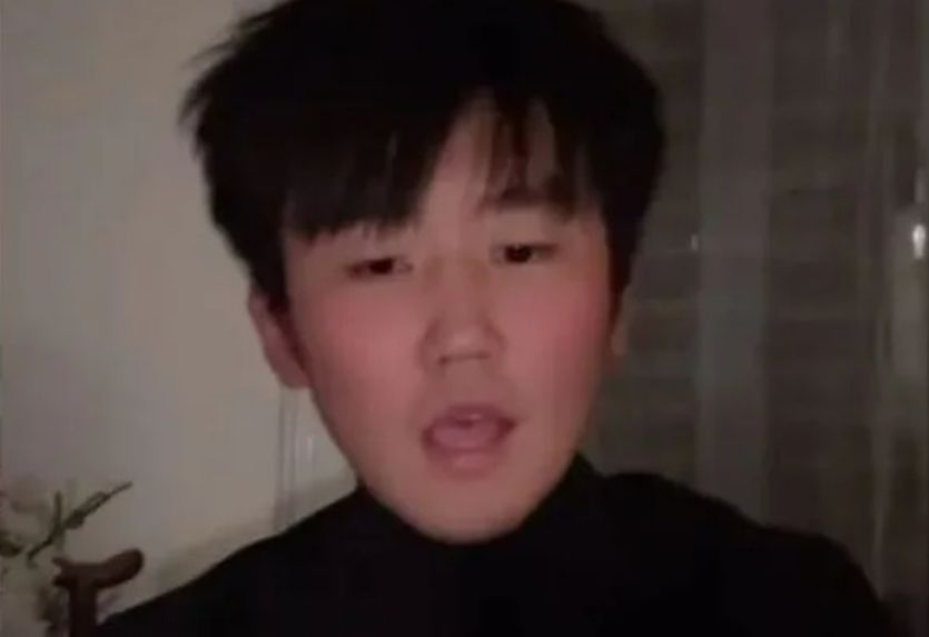 Κινέζος τραγουδάει Παντελίδη και γίνεται viral στο TikTok