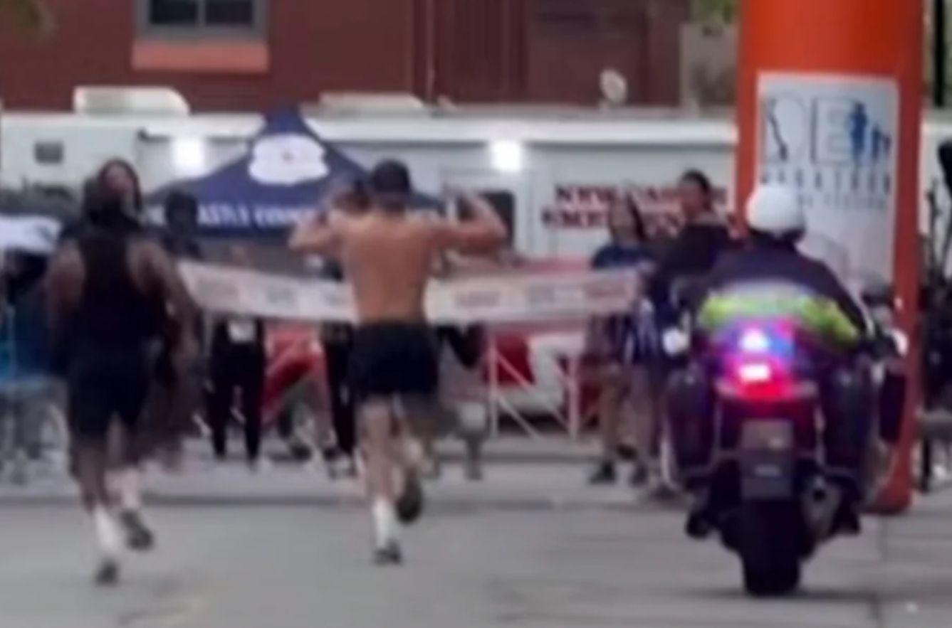 Βίντεο: Δρομέας σε μαραθώνιο άρχισε να πανηγυρίζει πριν τερματίσει και τον προσπέρασαν