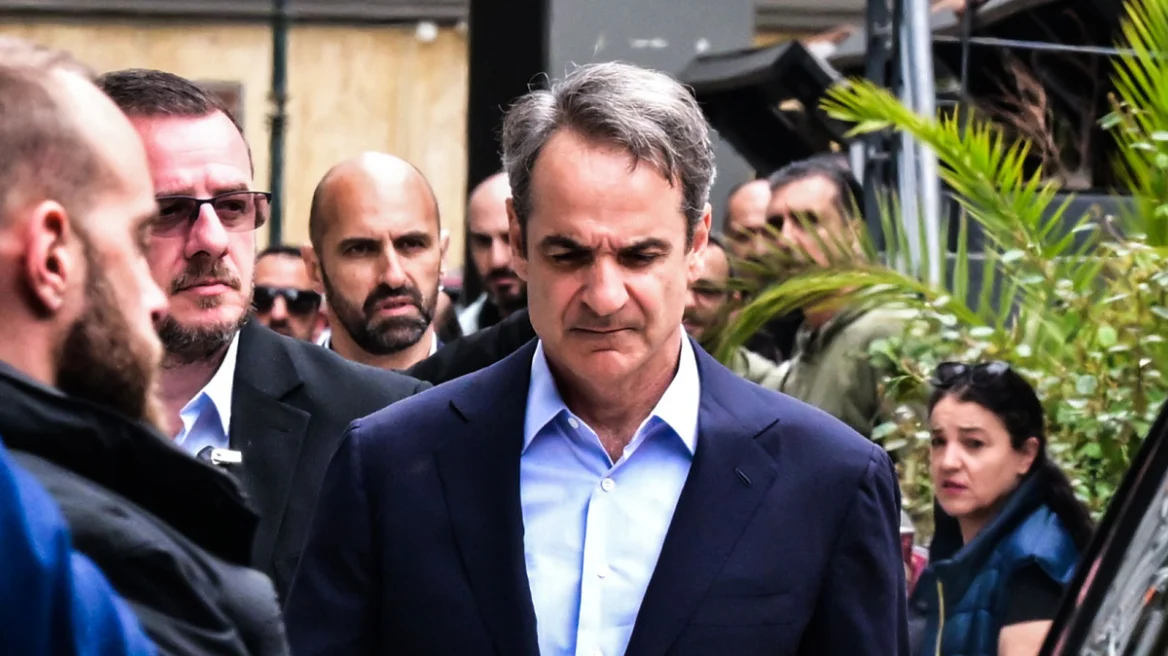 Στον Ευαγγελισμό ο Μητσοτάκης για να ενημερωθεί για την κατάσταση υγείας του Γιώργου Μυλωνάκη