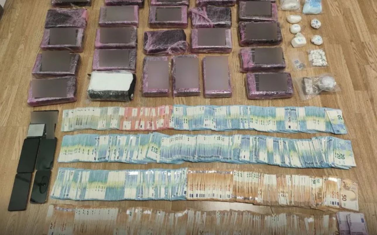 Τρεις συλλήψεις για κατοχή και διακίνηση ναρκωτικών – Kατασχέθηκαν πάνω από 27 κιλά κοκαΐνης