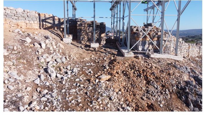 H μυκηναϊκή ακρόπολη του Γλα: Από τα σημαντικότερα οχυρωμένα συγκροτήματα, με κυκλώπειο τείχος