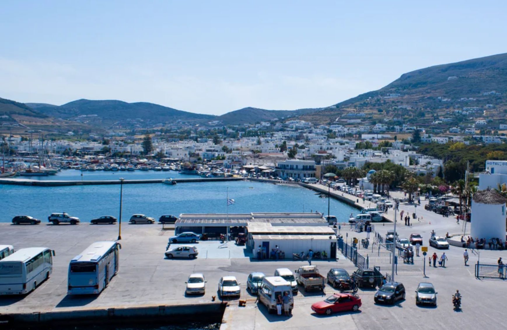 Ταλαιπωρία για 459 επιβάτες του «Champion League Jet 1» στο λιμάνι της Πάρου λόγω εμπλοκής άγκυρας