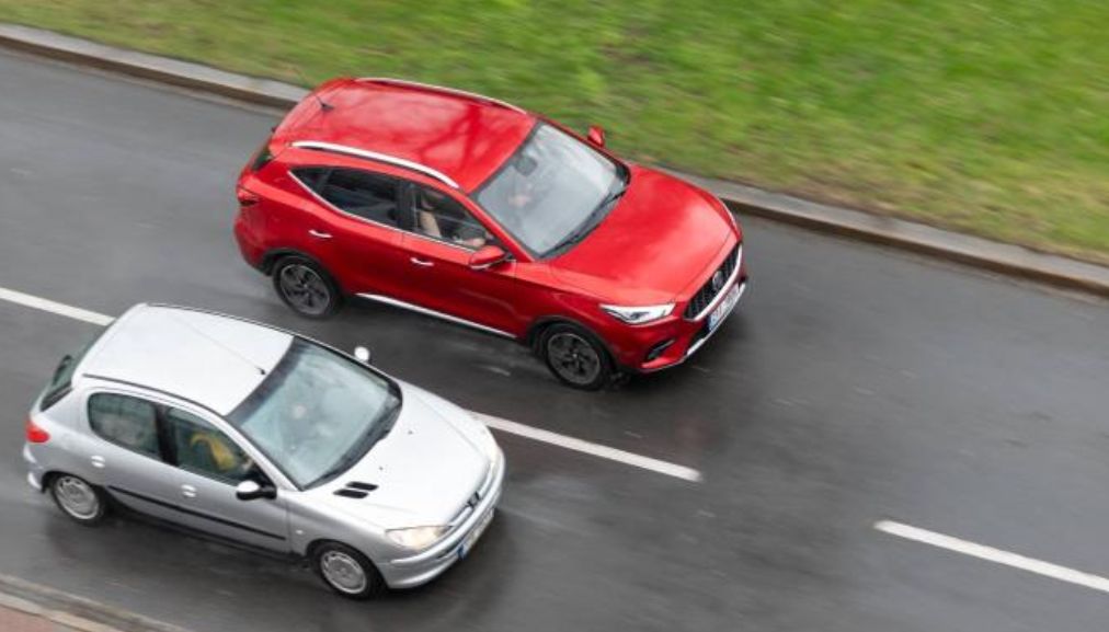 Τι αναφέρει ο ΚΟΚ για την προσπέραση ξεπερνώντας το όριο ταχύτητας