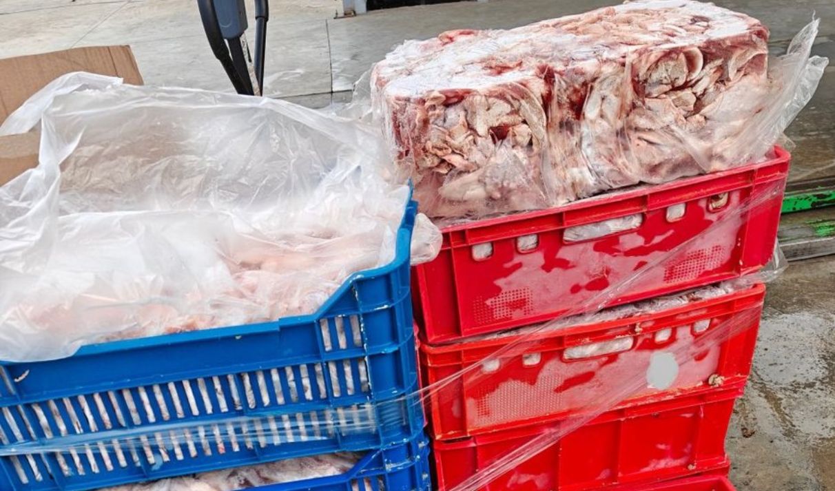 Κατασχέθηκαν 11 τόνοι σάπιων κρεάτων που προορίζονταν για το πασχαλινό τραπέζι