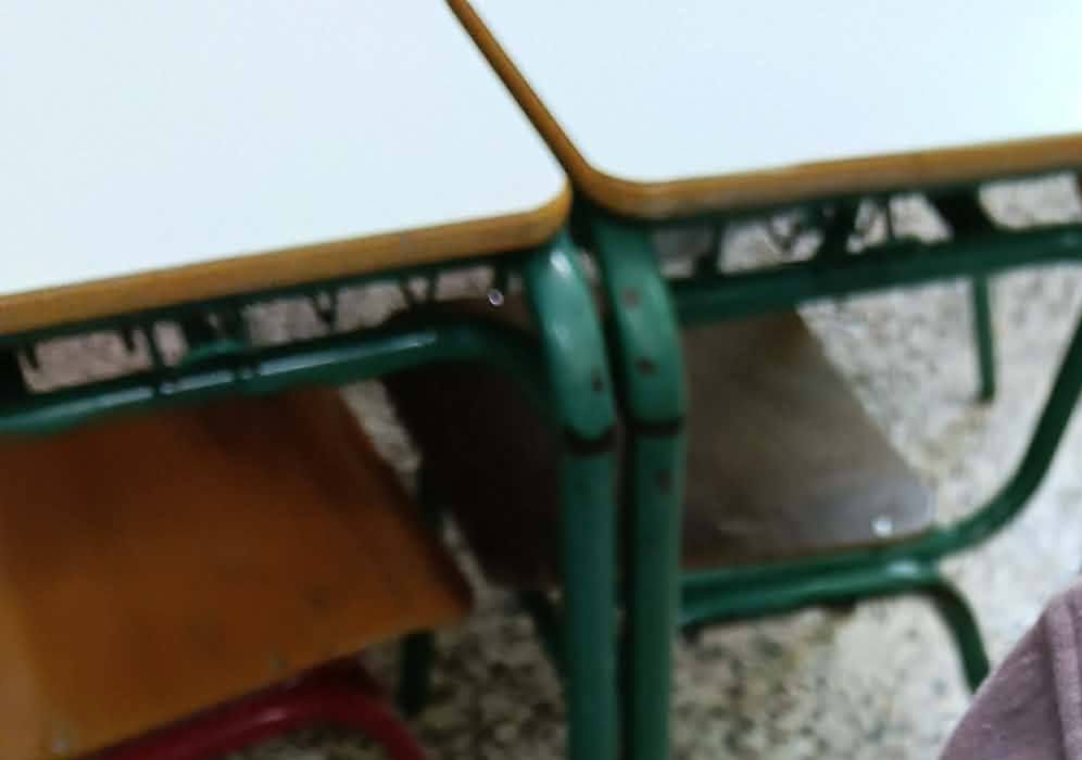 Σοβαρή καταγγελία στην Εύβοια: Φωτιστικό έπεσε από την οροφή εν ώρα μαθήματος, τραυματίστηκε μαθήτρια