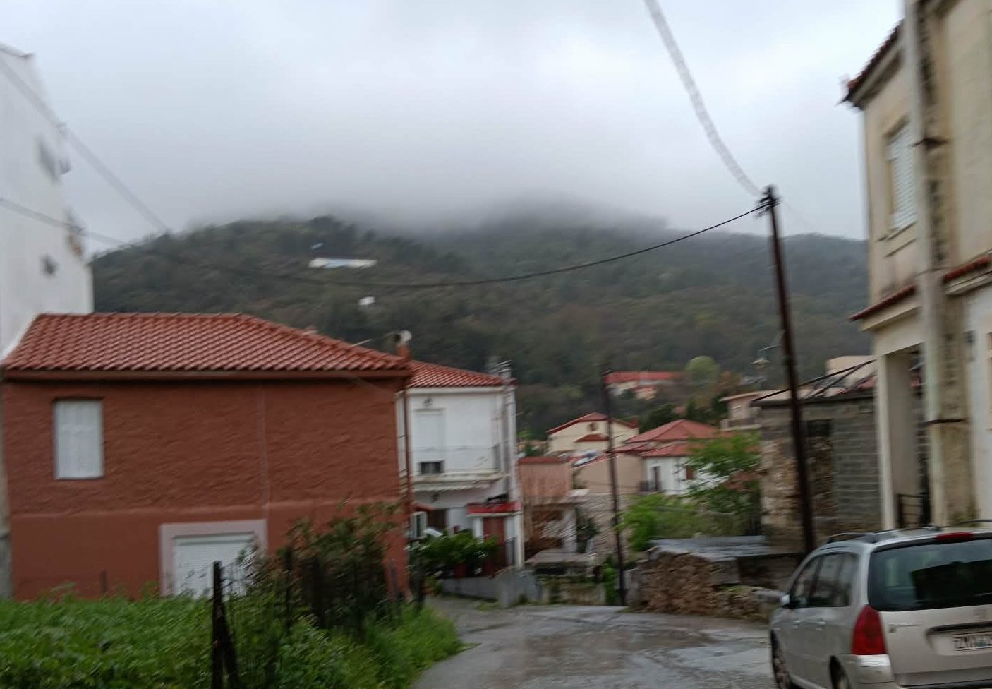 Βροχερός ο καιρός σήμερα στην Εύβοια – Τι ώρα θα πέσουν