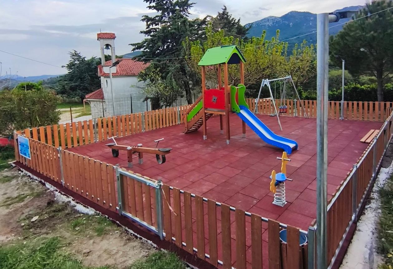 Νέα παιδική χαρά στην Εύβοια: Δείτε σε ποιο γραφικό χωριό έγινε