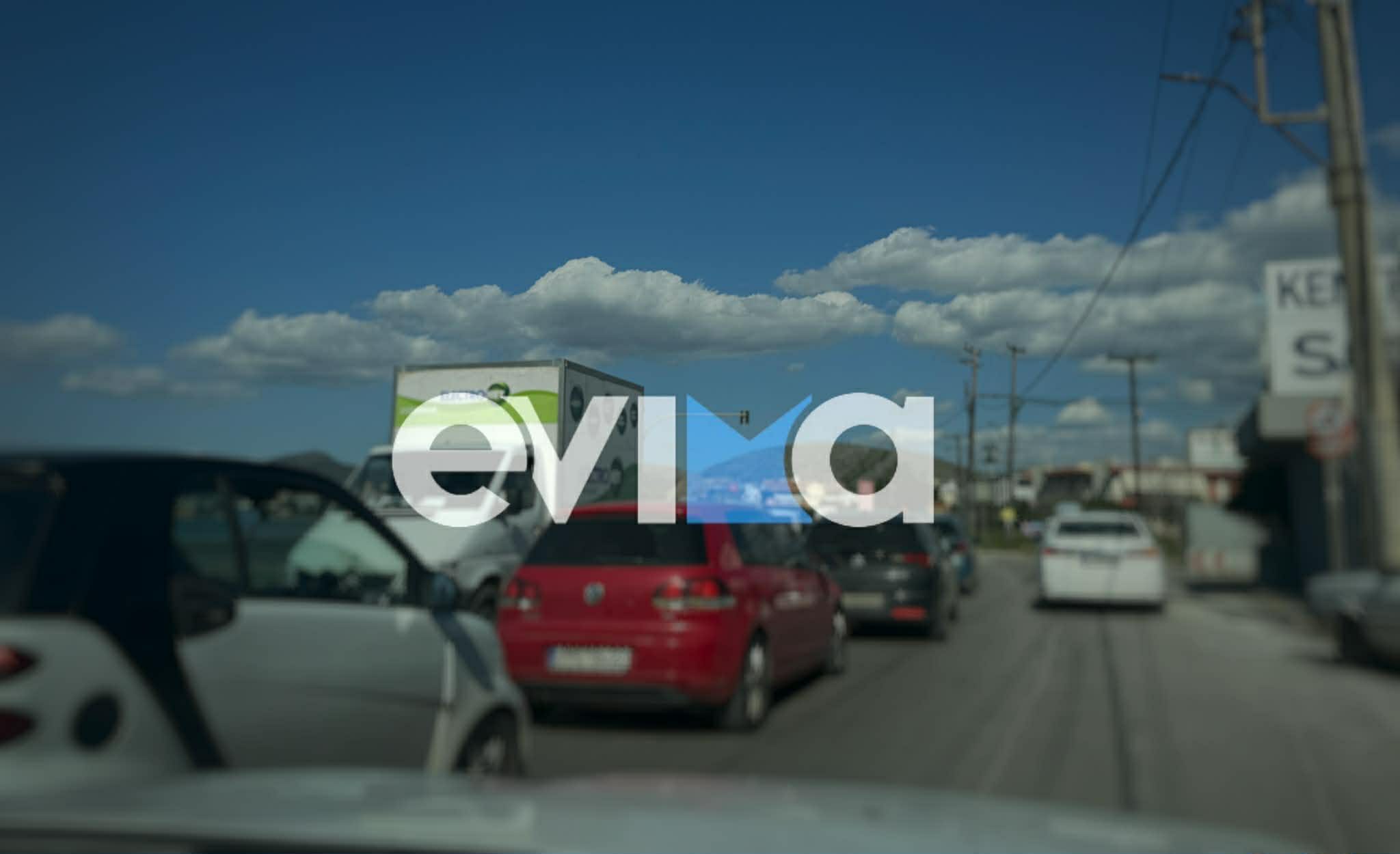 Χαμός στην Εύβοια: Μποτιλιάρισμα και χιλιάδες εκδρομείς για το Πάσχα.