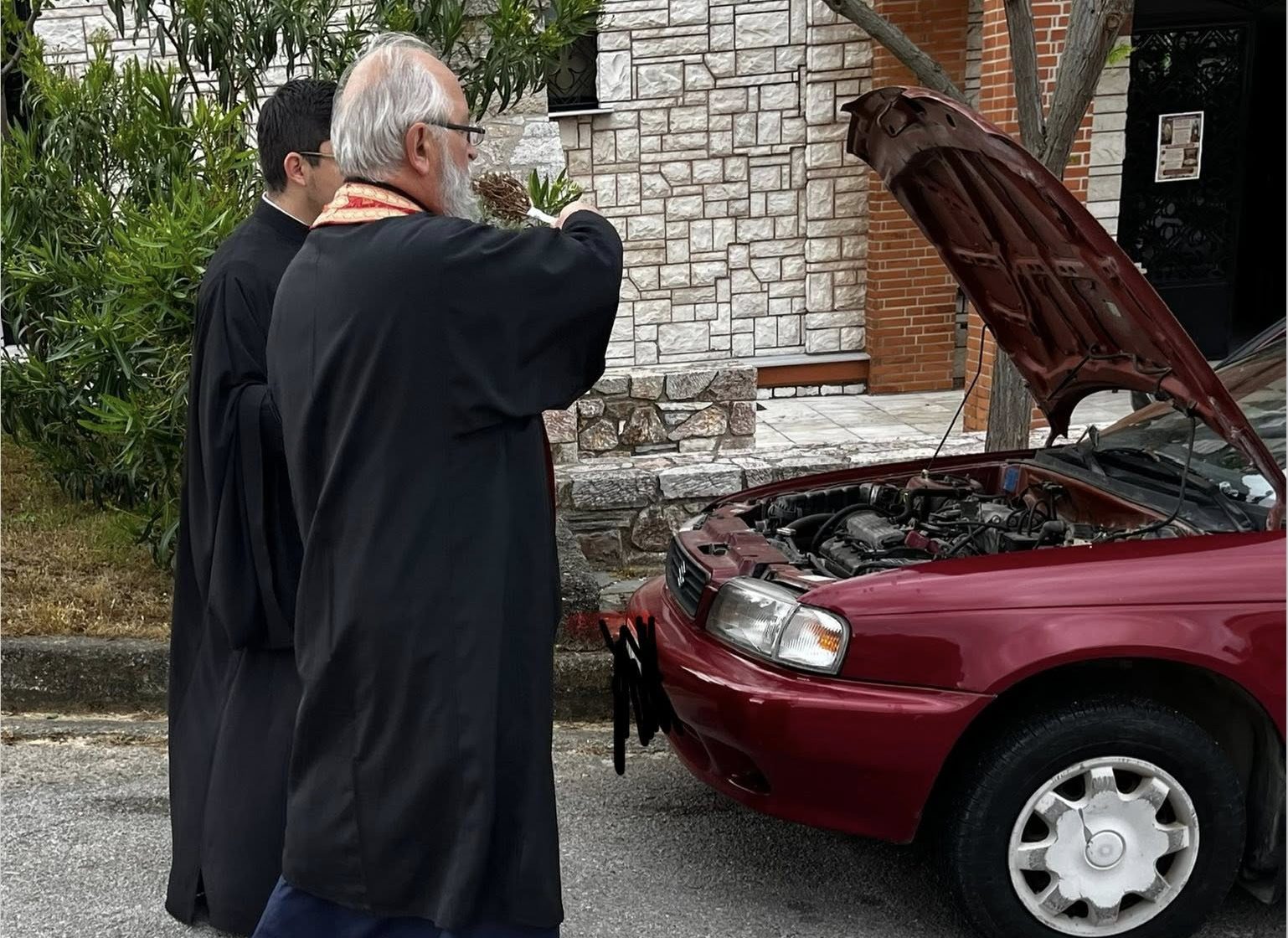 Με κατάνυξη η γιορτή του Αγίου Χριστοφόρου – Αγίασαν οχήματα στη Βόρεια Εύβοια