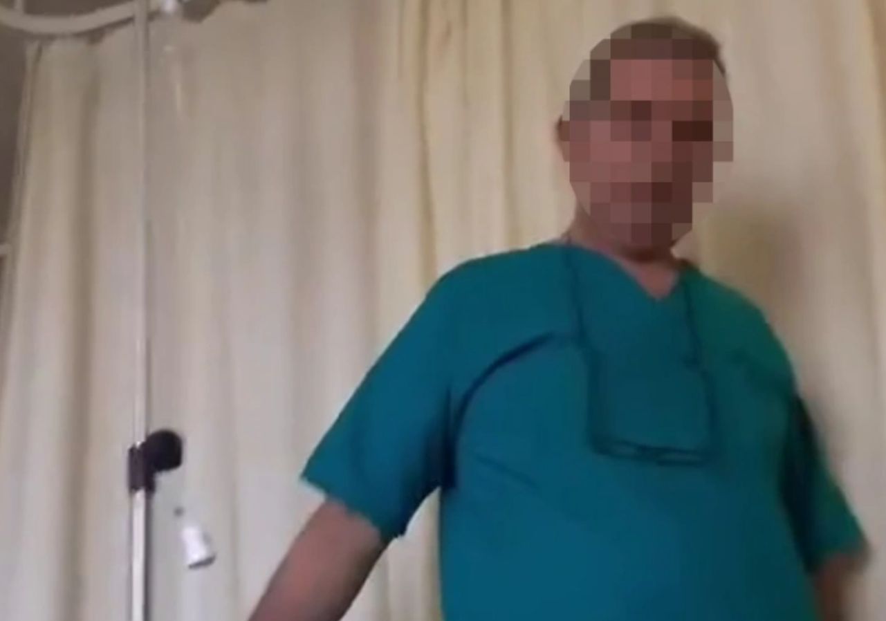 Αναστολή καθηκόντων και ΕΔΕ για αναισθησιολόγο που ζήτησε φακελάκι από ασθενή – Βίντεο