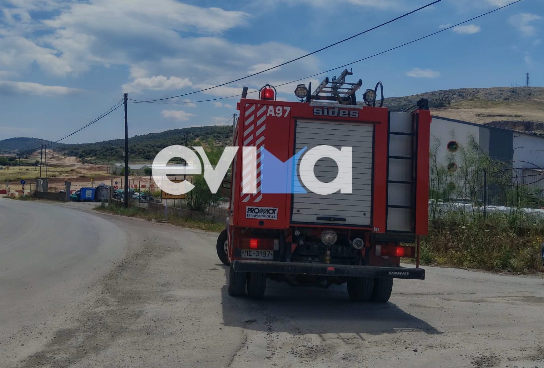 Σοβαρό τροχαίο τώρα στην Εύβοια με εγκλωβισμό
