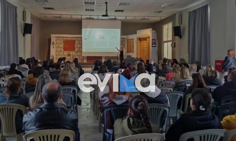 Κατάμεστη η Αίθουσα του Γυμνασίου στο Αλιβέρι για τα Παιδιά και το Διαδίκτυο