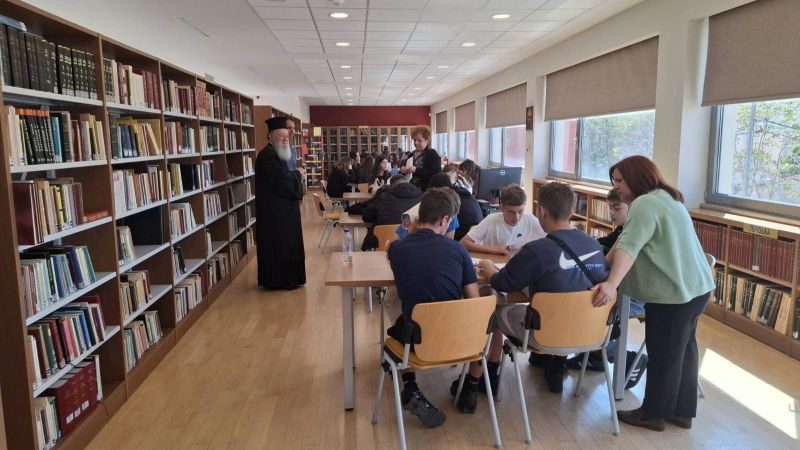 Χαλκίδα: Σε σχολεία ο Μητροπολίτης Χρυσόστομος! Τα δώρα για τον Όσιο Ιωάννη το Ρώσσο