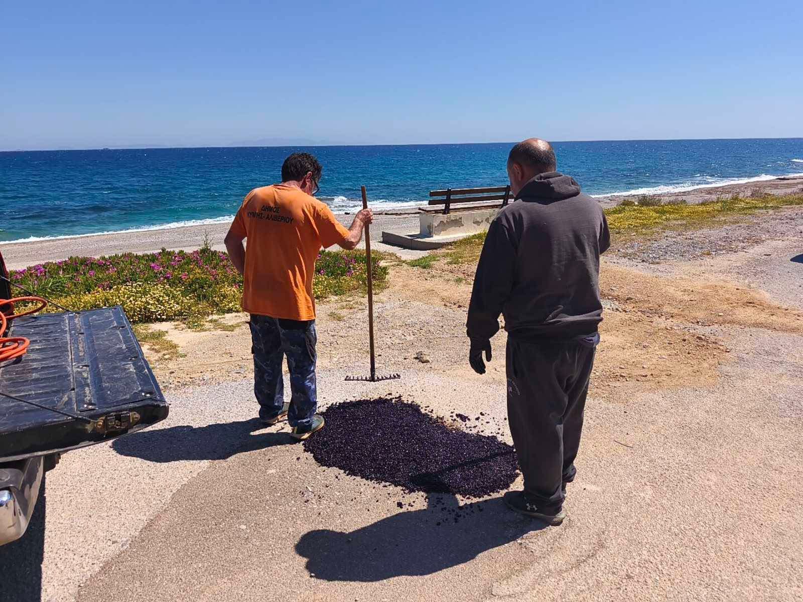 Εύβοια: Ποιος είναι ο αντιδήμαρχος που δεν άφησε τον δρόμο… στην τύχη του