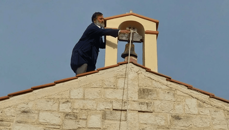 Χανιά – Απίστευτο! Πυροβόλησαν καμπαναριό στην Αγία Μαρίνα (φωτο)