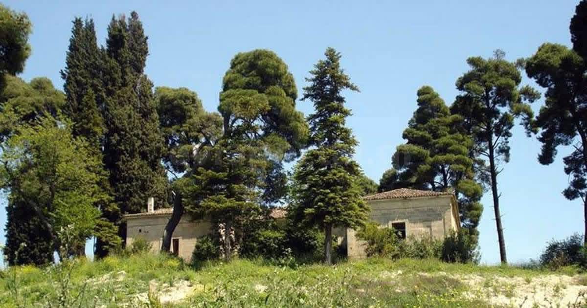 Ανατροπή με ιστορικό κτίριο στην Εύβοια! Τι λέει ο Δήμαρχος και σε ποιους αναφέρεται
