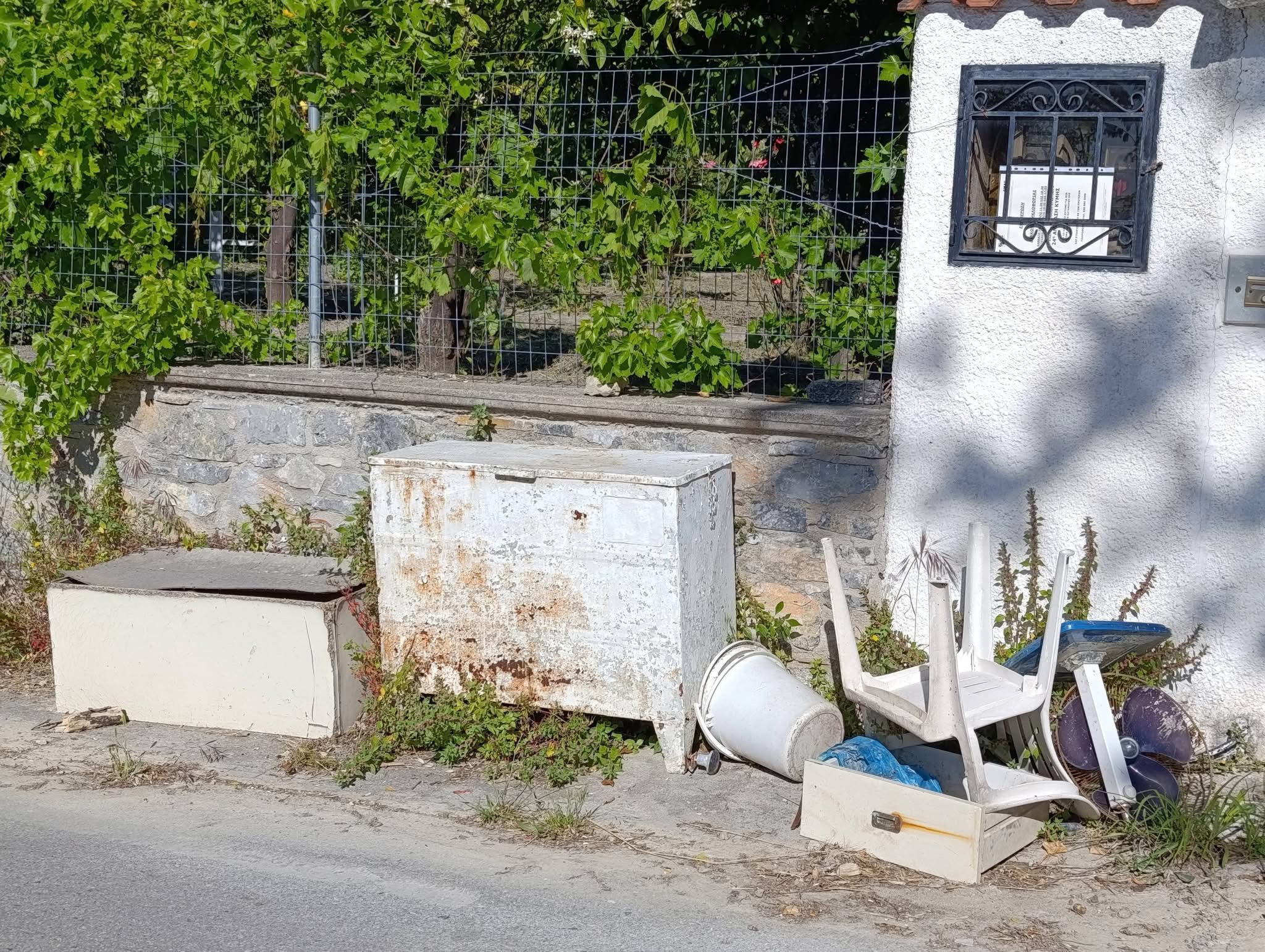 Εύβοια – Εικόνες ντροπής στην Κύμη: Πέταξαν ογκώδη αντικείμενα στη διαδρομή της Ανάβασης