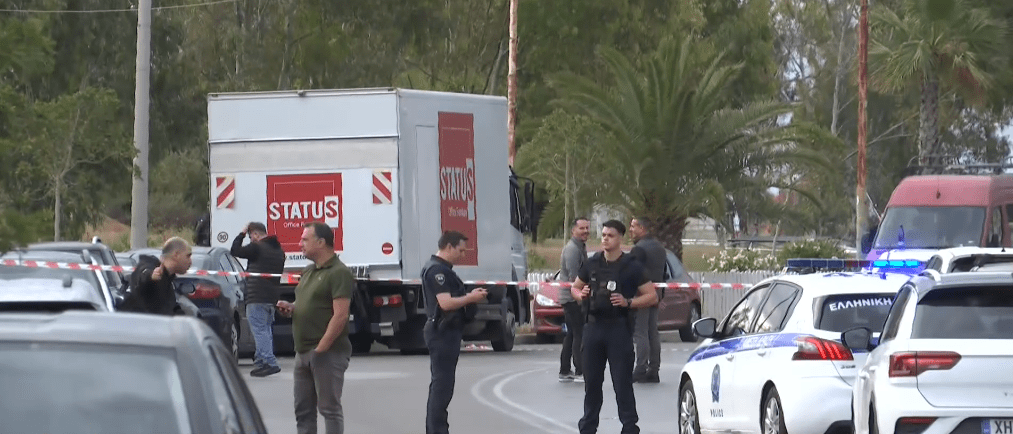 Πυροβολισμοί στο Μικρολίμανο με τραυματία – Χειροβομβίδες και όπλα στην κατοχή υπόπτου