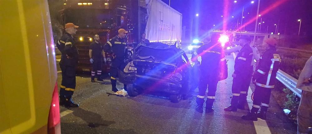 Τραγωδία στην Ιόνια Οδό: Ένας νεκρός και μία τραυματίας, μετά από σφοδρό τροχαίο (εικόνες)