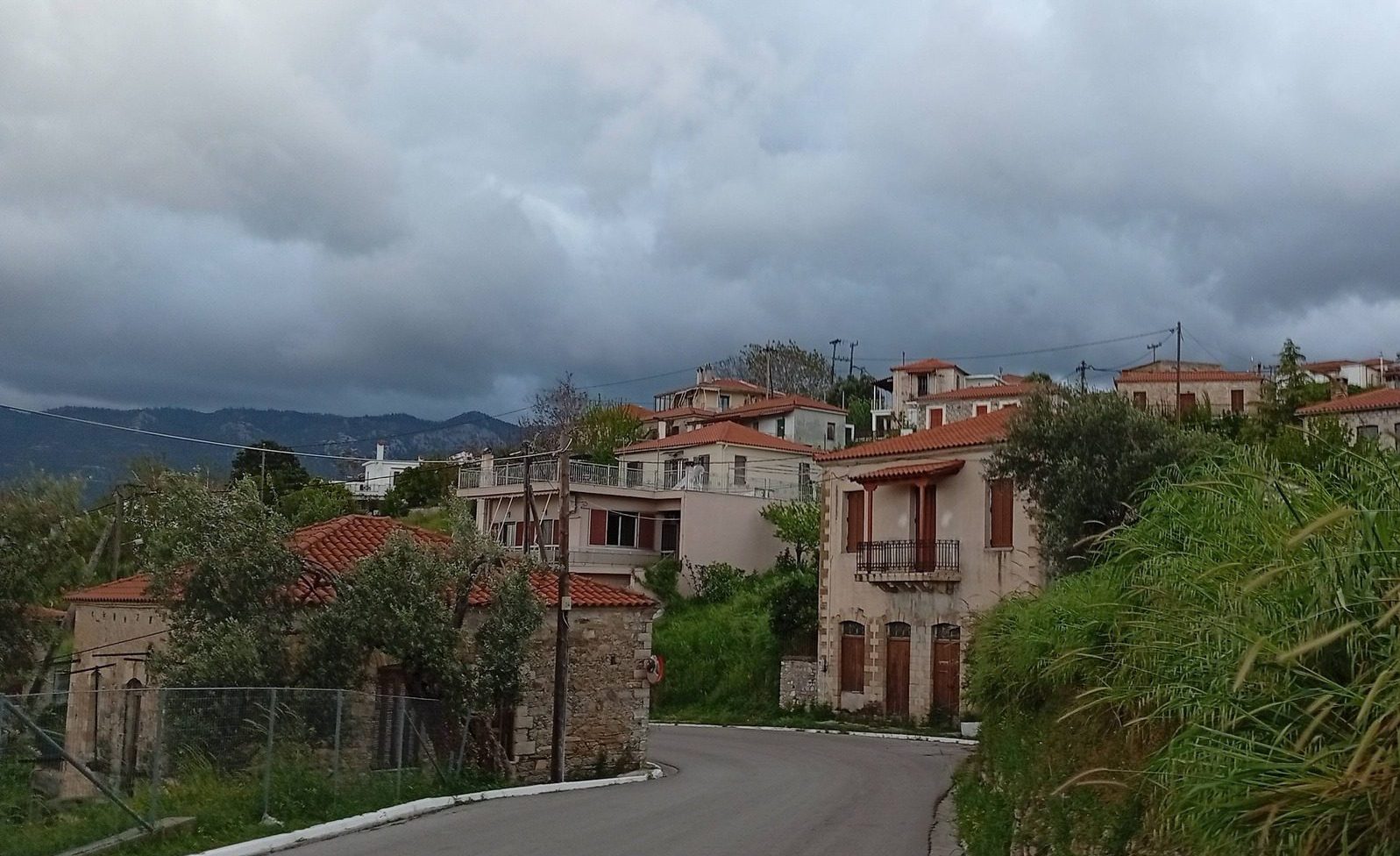 Και σήμερα άστατος ο καιρός στην Εύβοια – Πότε ξαναέρχεται η Άνοιξη