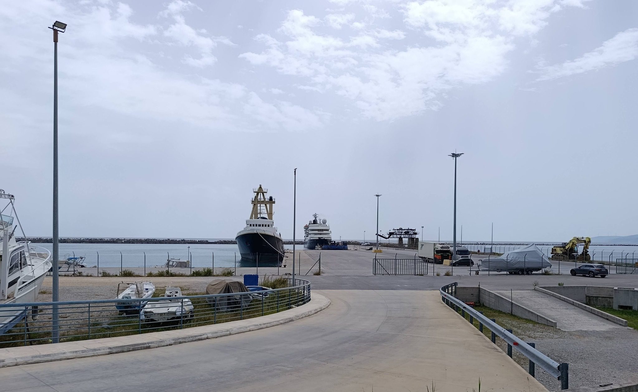Εύβοια: Οργασμός έργων σε πασίγνωστη παραλία
