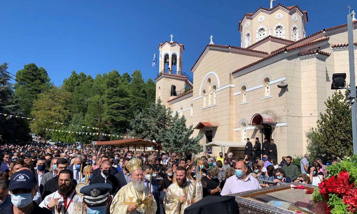 Εύβοια: «Βούλιαξε» από προσκυνητές ο Άγιος Ιωάννης ο Ρώσσος