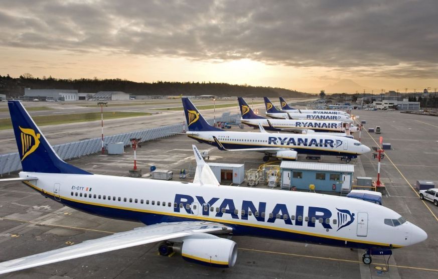 Σοκ: Η Ryanair κλείνει τη βάση της στη Θεσσαλονίκη