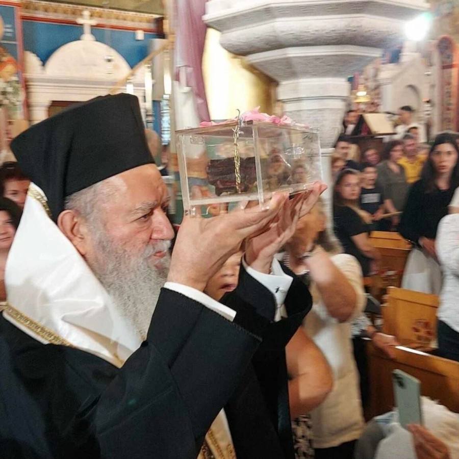 Συγκλονίζει το θαύμα στην Εύβοια: Μετά από 100 χρόνια επέστρεψε το δεξί χέρι του Αγίου Ιωάννη του Ρώσου!