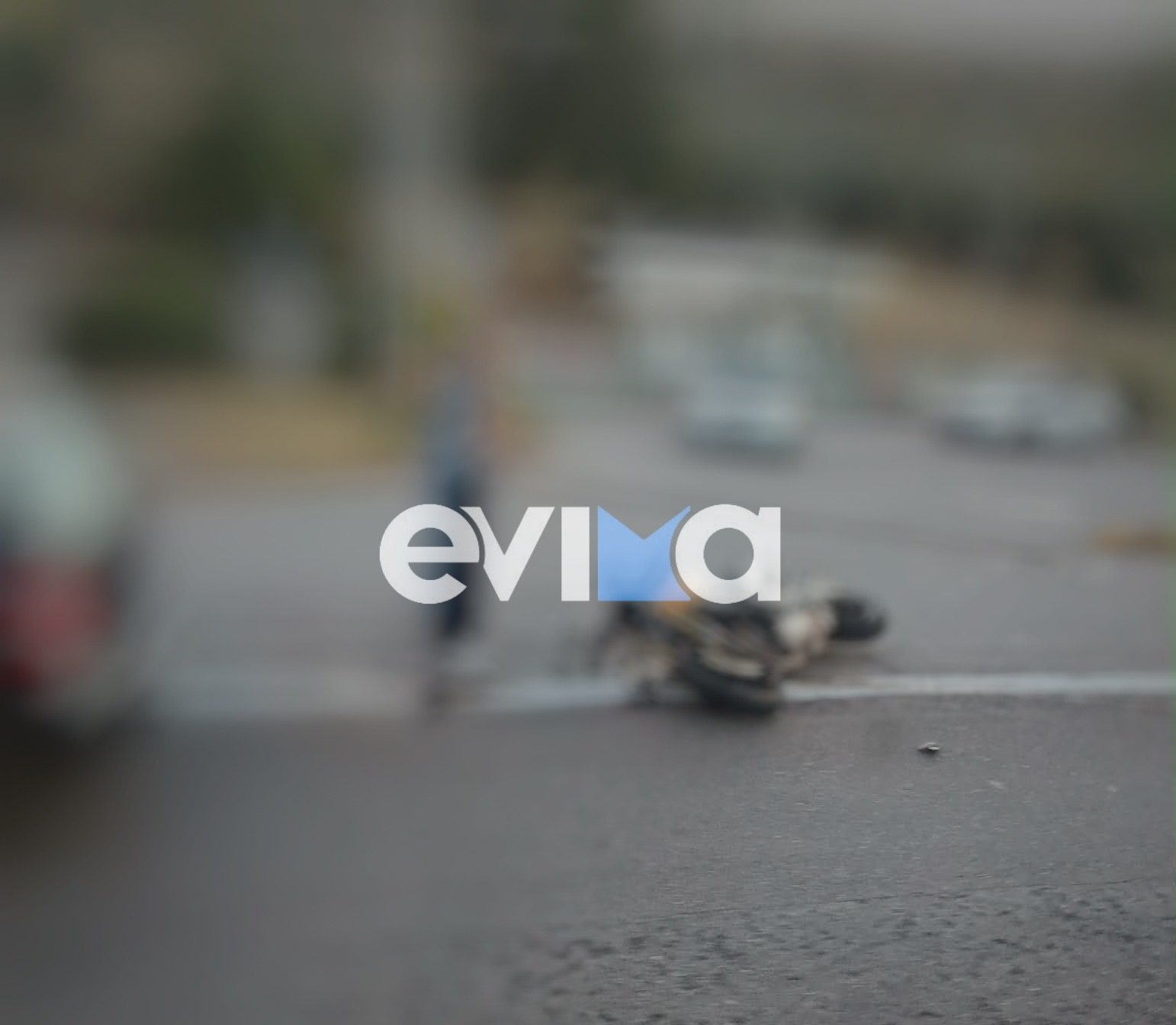 Σοβαρό τροχαίο τώρα στην Εύβοια με αυτοκίνητο και μηχανή – Ένας τραυματίας