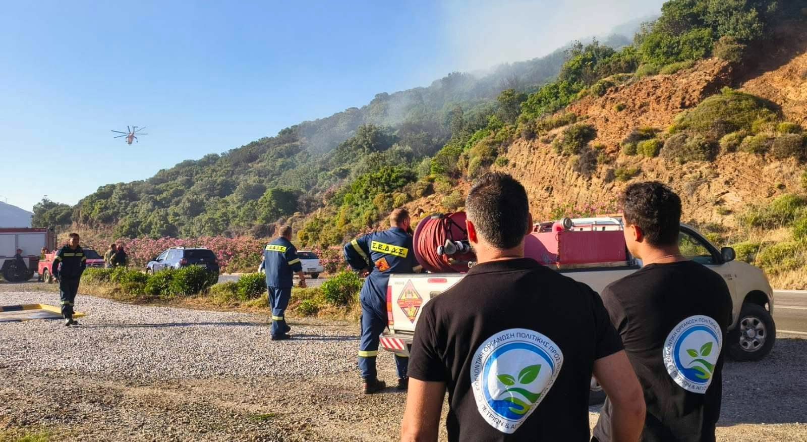 Φωτιά στην Εύβοια: Στην πρώτη γραμμή αυτοί οι εθελοντές