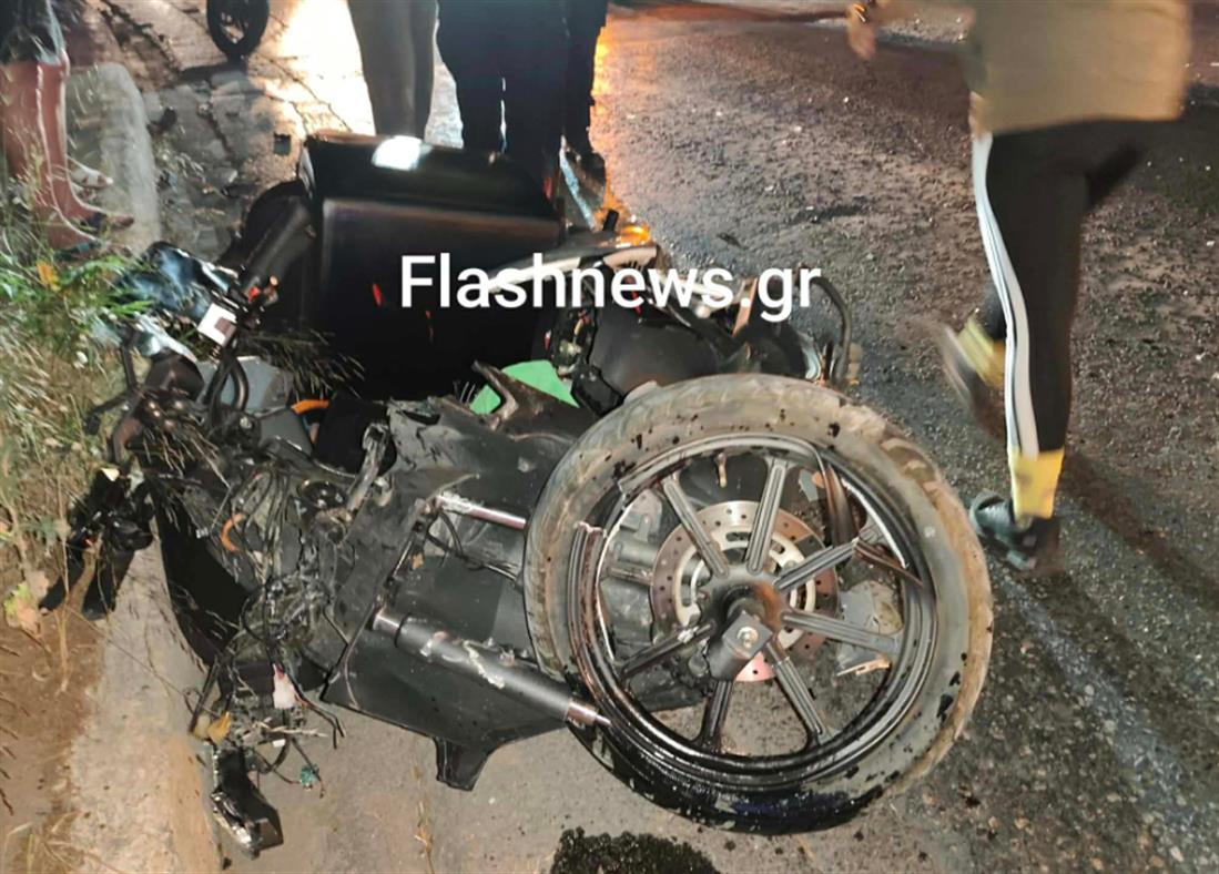 Χανιά: Οδηγός χτύπησε διανομέα και τον εγκατέλειψε