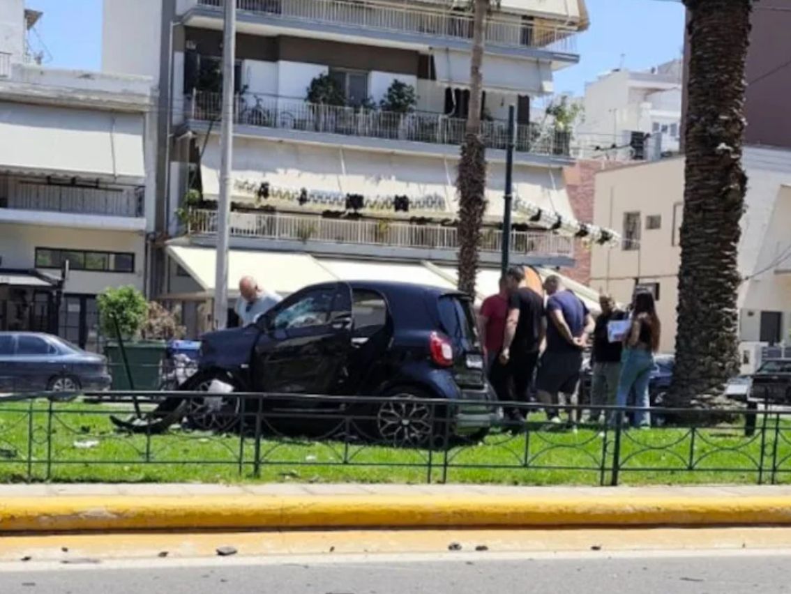 Ένας σοβαρά τραυματίας σε σύγκρουση μηχανής με αυτοκίνητο