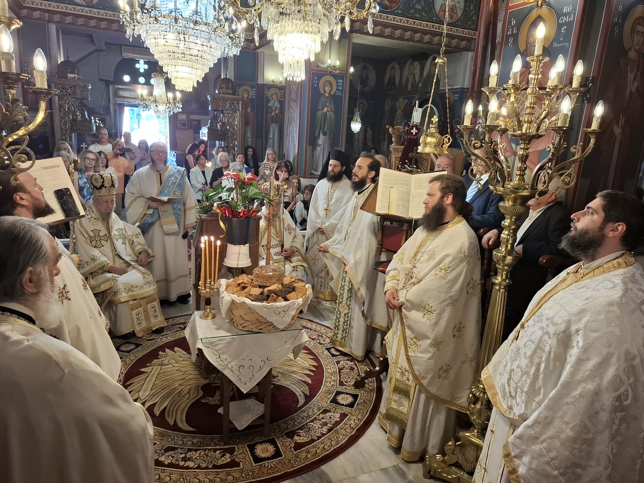 Η Εύβοια τίμησε με κατάνυξη την Πεντηκοστή και την Αγία Τριάδα