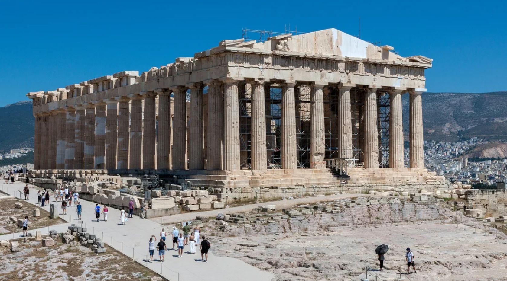 Άλλαξε όψη η Ακρόπολη: Συμπληρώθηκε μετά από 220 χρόνια το δυτικό αέτωμα του Παρθενώνα