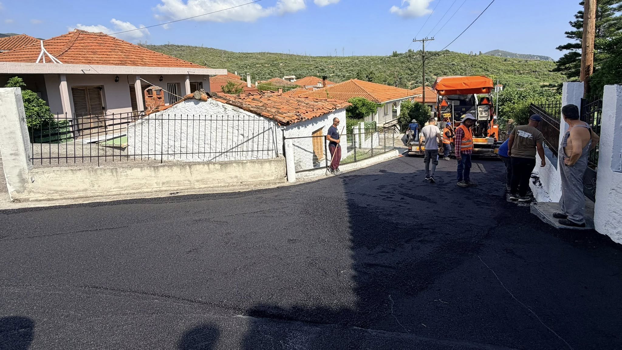 Στρωθήκαν με άσφαλτο όλοι οι δρόμοι σε αυτό το δήμο της Εύβοιας