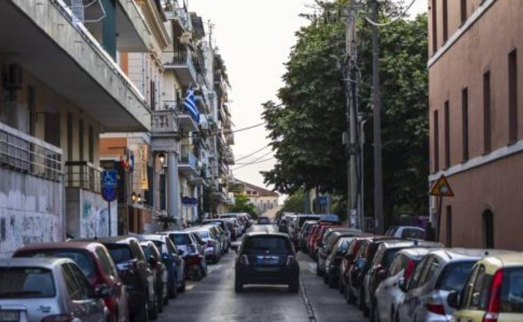Προσοχή: Σε αυτή την περιοχή καταστρέφουν παρκαρισμένα αυτοκίνητα