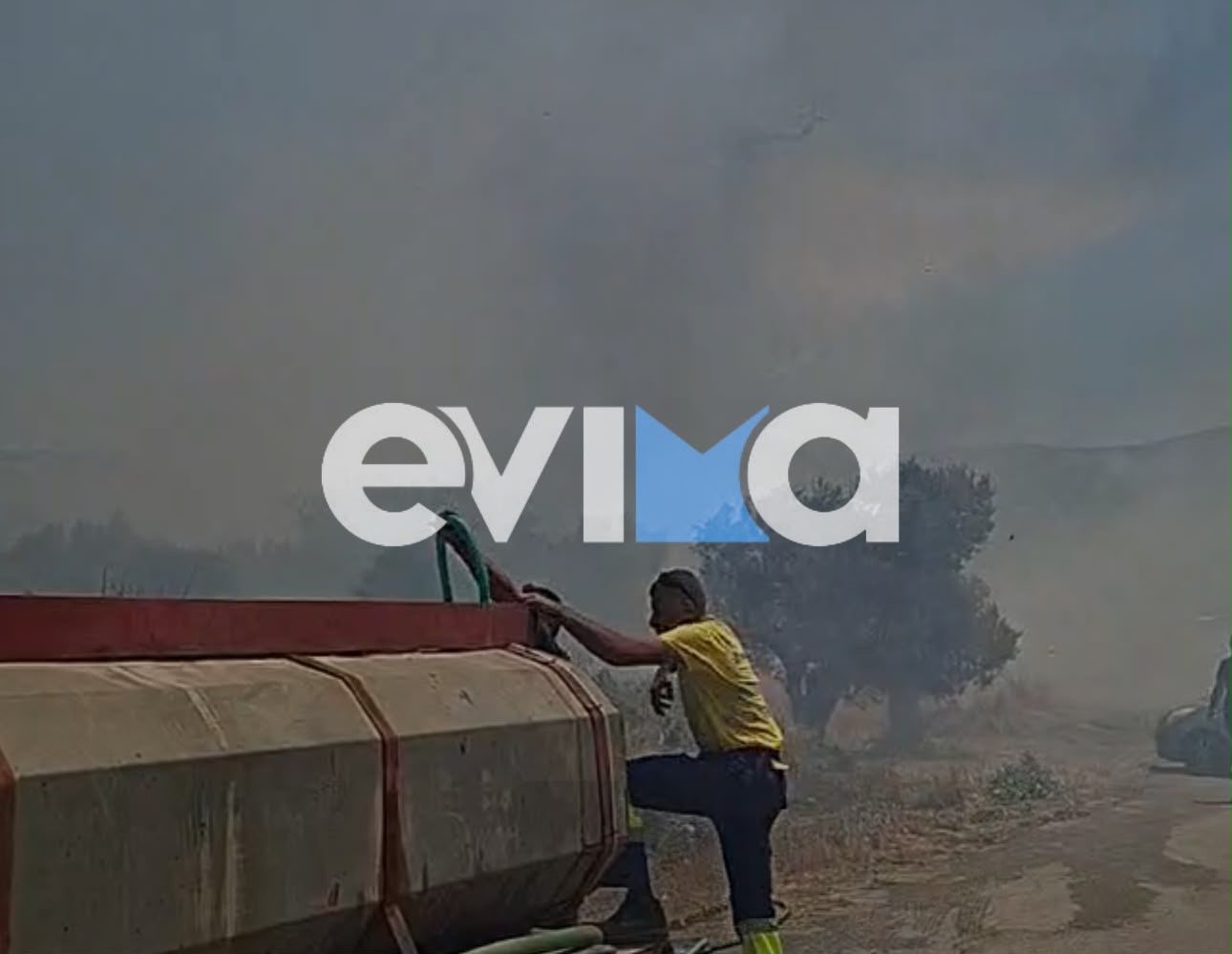 Μεγάλη φωτιά στην Εύβοια: Εκκενώνουν τώρα οικισμό