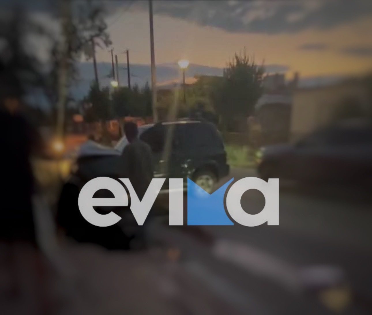 Τροχαίο στην Εύβοια: Τζιπ ξέφυγε από την πορεία του – Αναστάτωση έξω από γήπεδο