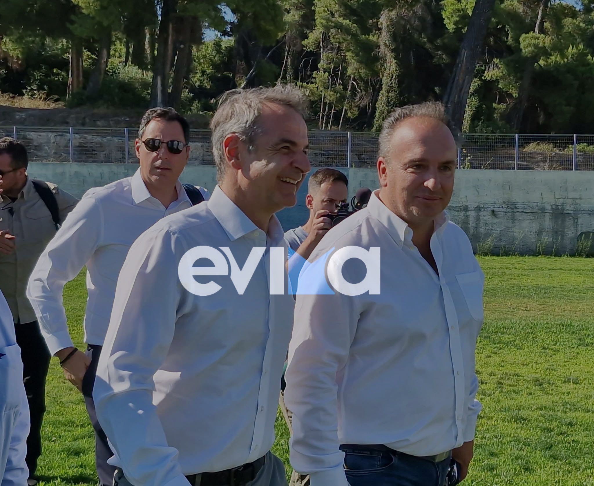 Στην Εύβοια τώρα ο πρωθυπουργός Κυριάκος Μητσοτάκης – Έφτασε με ελικόπτερο