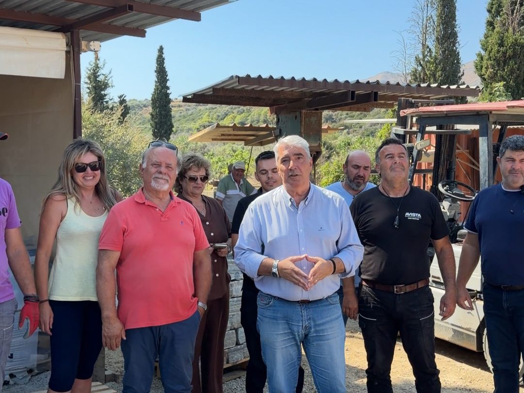 Στο πλευρό των ανθρώπων της πλάκας Καρύστου ο Σίμος Κεδίκογλου