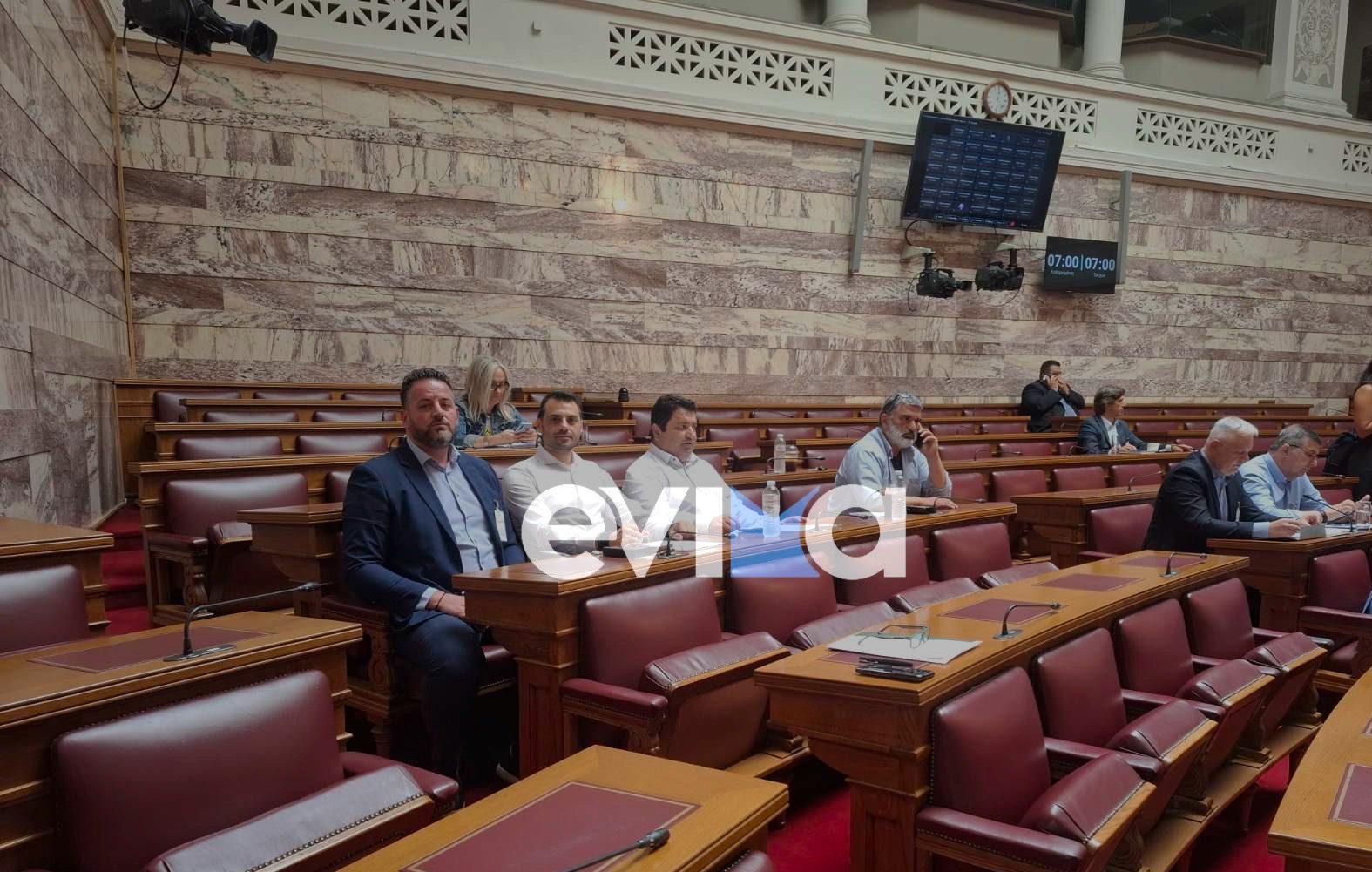 Αυτή είναι οι δύο δήμαρχοι της Εύβοιας που ύψωσαν φωνή στη Βουλή