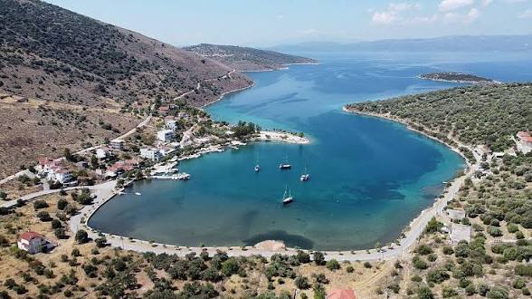 Σε αυτή την παραλία της Εύβοιας δεν θα βρείτε ποτέ κύμα