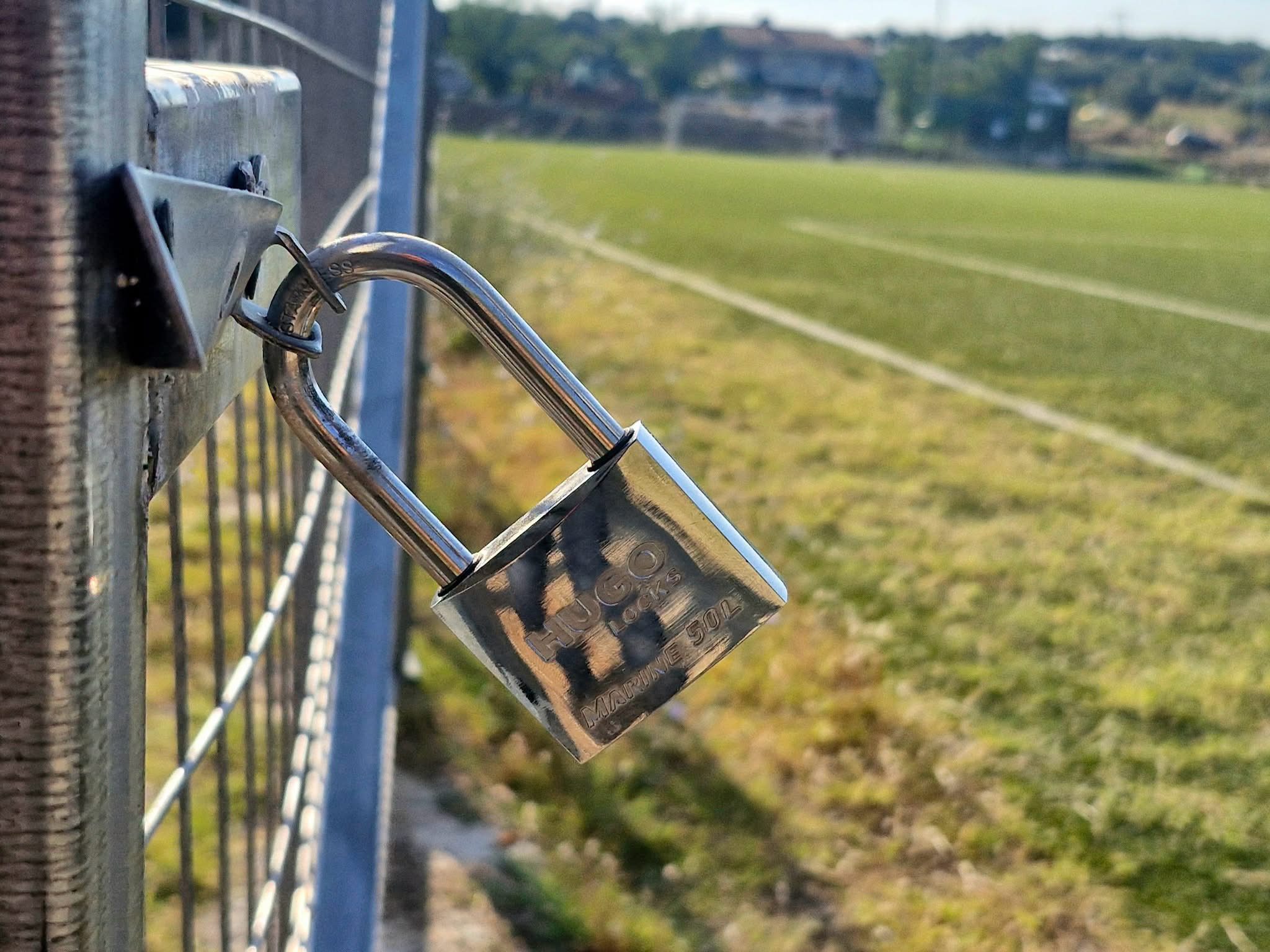 «Χτύπησαν» αθλητικό γήπεδο στην Εύβοια: Δείτε τι συνέβη