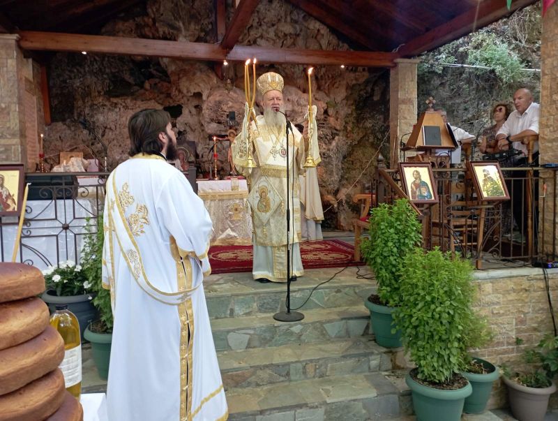 Συγκλονίζει ο Μητροπολίτης Χαλκίδος: «Μόλις δύο άνθρωποι στους 100 εκκλησιάζονται την Κυριακή»