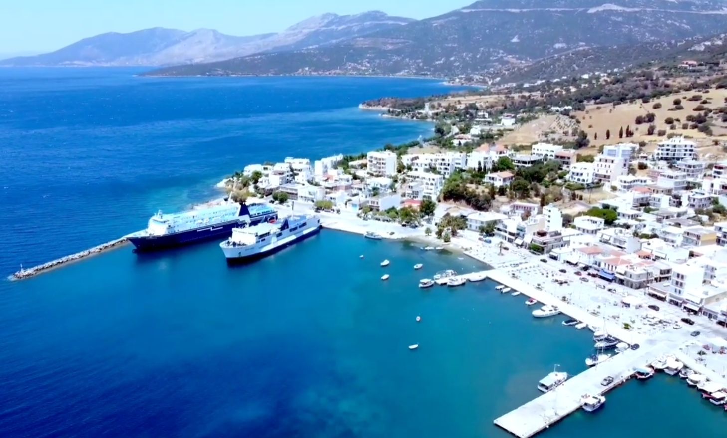 Αυτή είναι μια από τις πιο εξωτικές παραλίες στην Εύβοια
